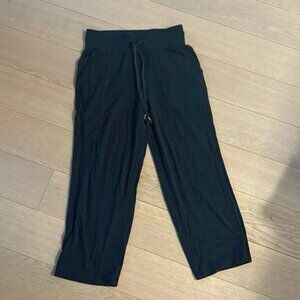 Lululemon cropped straight leg pants